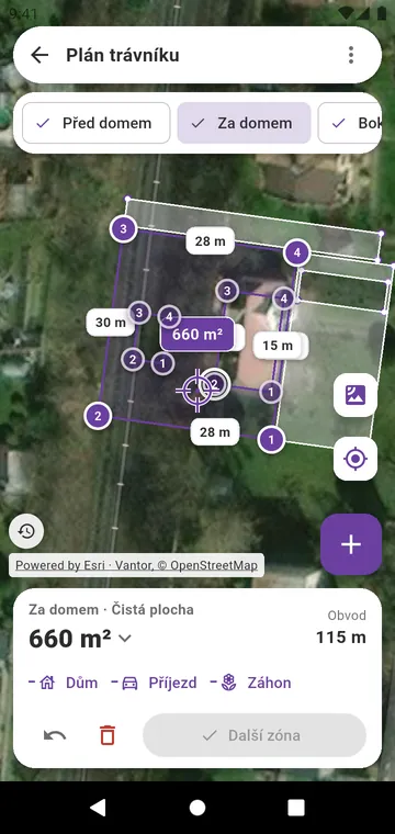 Trávník nakreslený zónu po zóně na satelitním snímku
