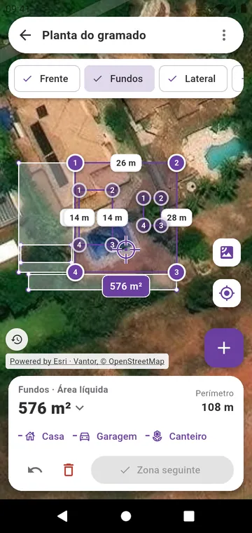 Um gramado desenhado zona por zona na foto de satélite